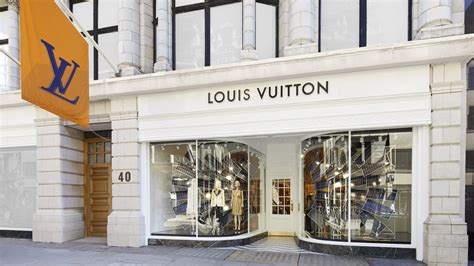 scialle louis vuitton|louis vuitton store locations.